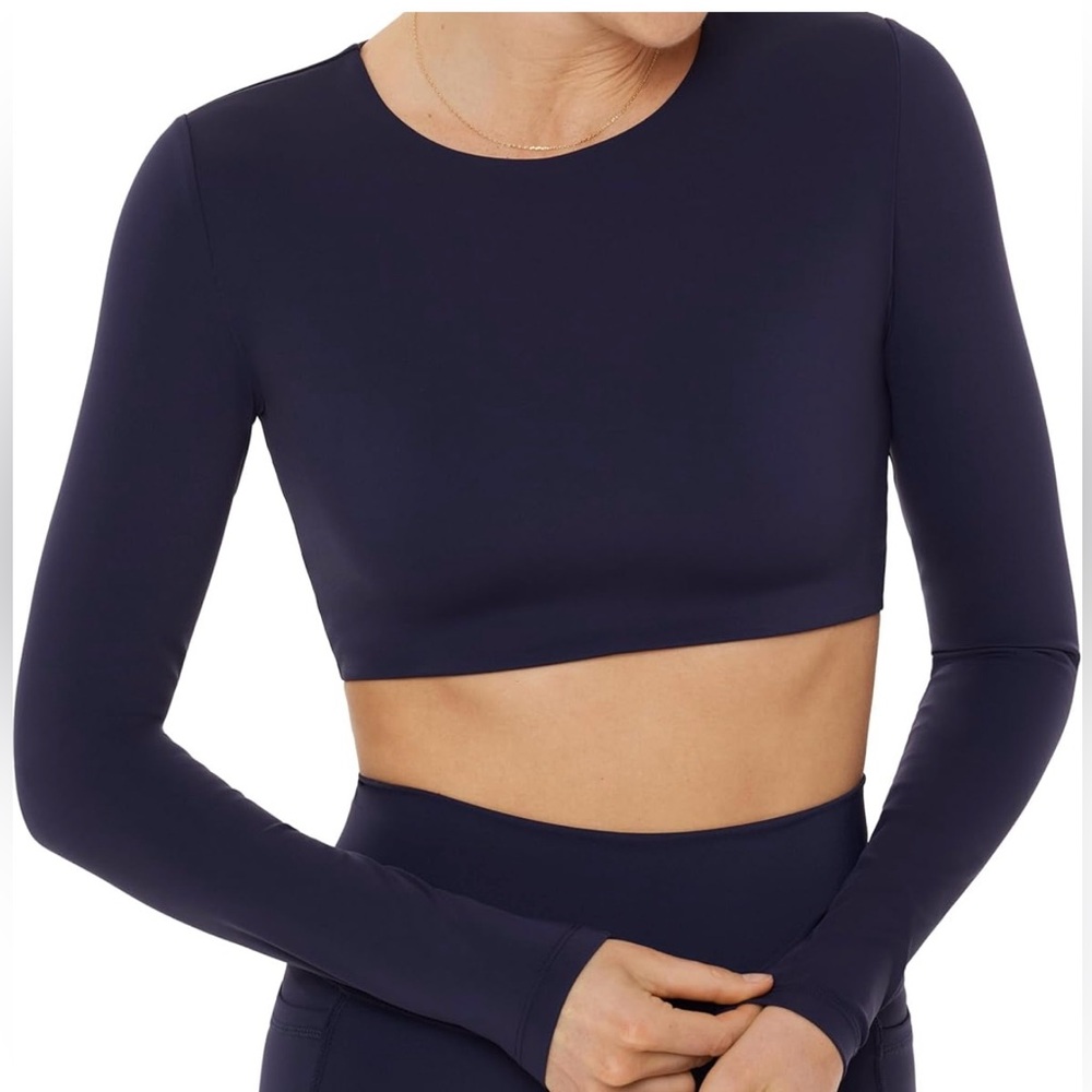 PAVOI ACTIVE Long Sleeve Crop Top